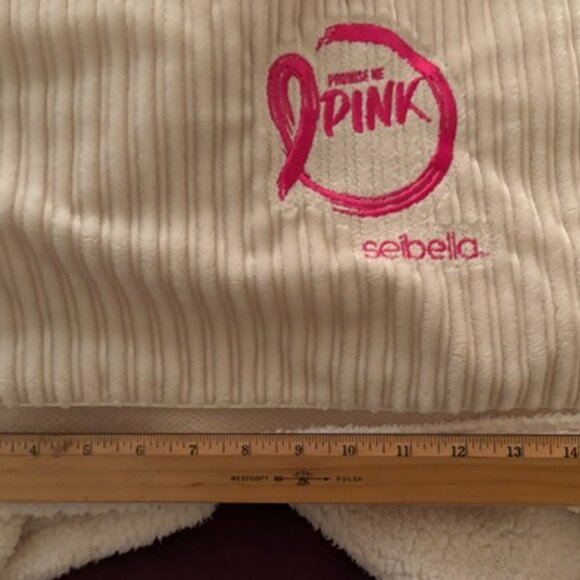 Breast cancer awareness Kanata Ivory Pink Velvet and Sherpa Ribbed Blanket - Picture 5 of 5
